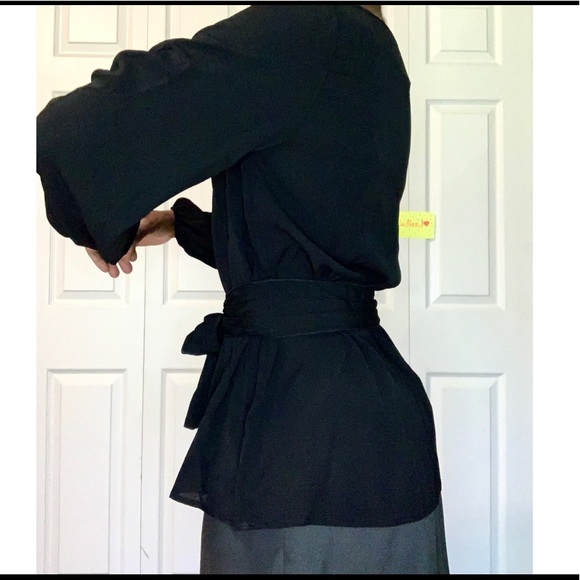 Black front bow blouse - Picture 4 of 4